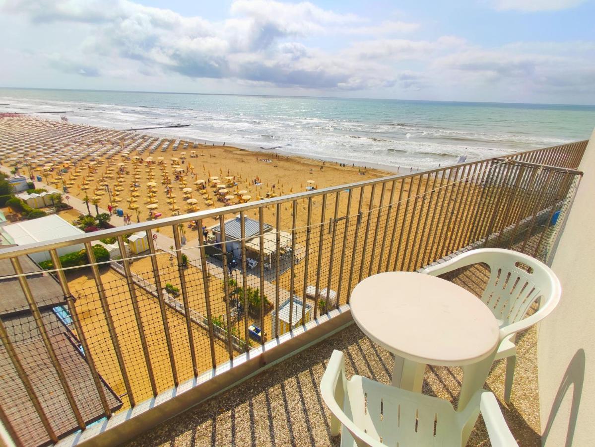 La Torre - Frontemare - Immobil Relax Villa Lido di Jesolo Bagian luar foto